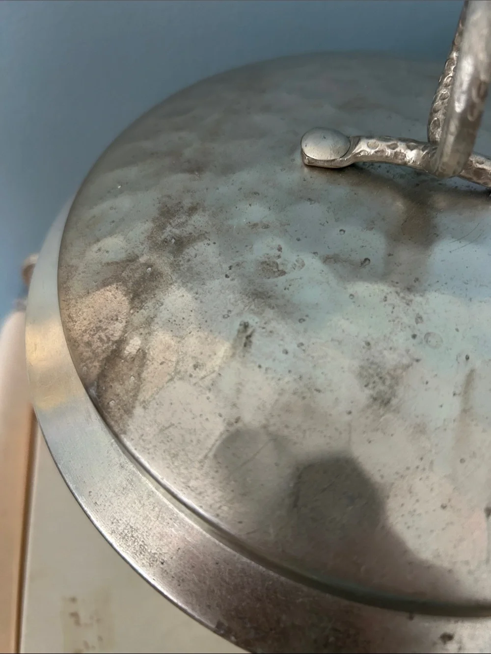 Vintage Silver-Tone Hammered -look Covered ice Bucket Some Cosmetic issues. GUC